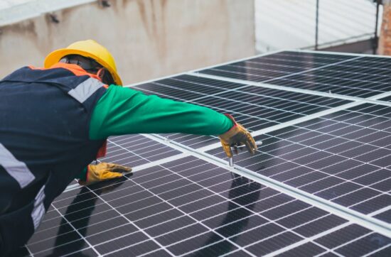 Güneş Enerjisiyle Çalışan Araçlar: Geleceğin Taşıtları