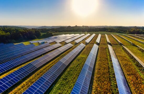 Güneş Enerjisi Kullanarak Daha Yeşil Bir Gelecek İnşa Etmek